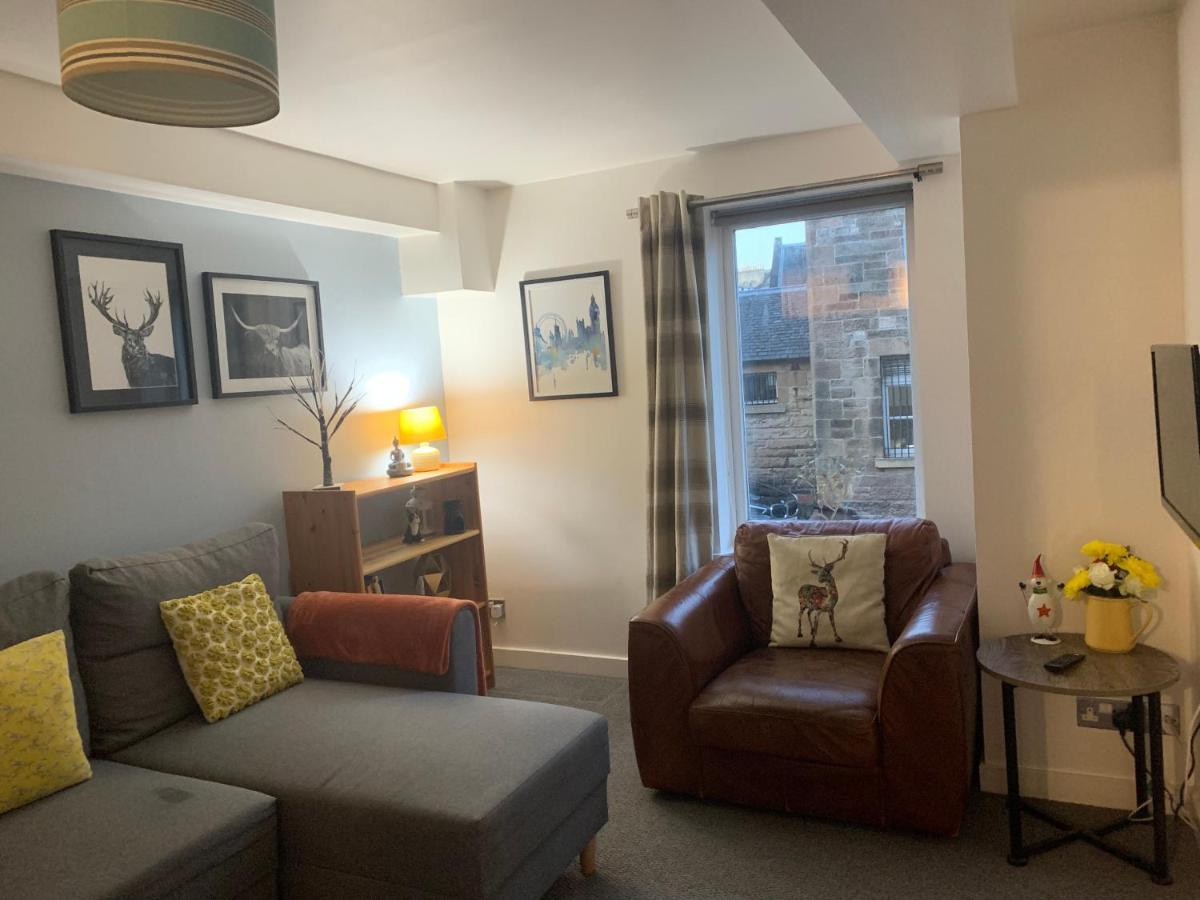 Beautiful 1-Bed Apartment Near Castle Edinburgh Exterior photo