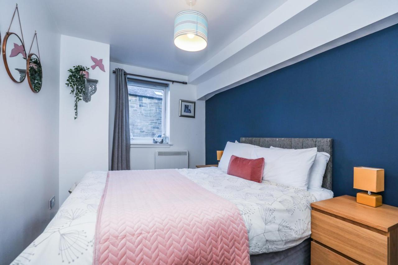 Beautiful 1-Bed Apartment Near Castle Edinburgh Exterior photo