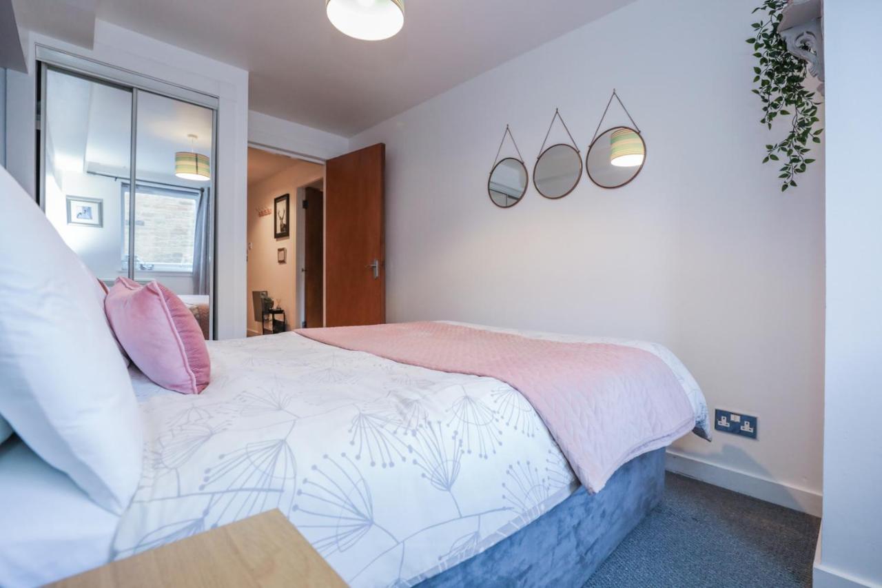 Beautiful 1-Bed Apartment Near Castle Edinburgh Exterior photo